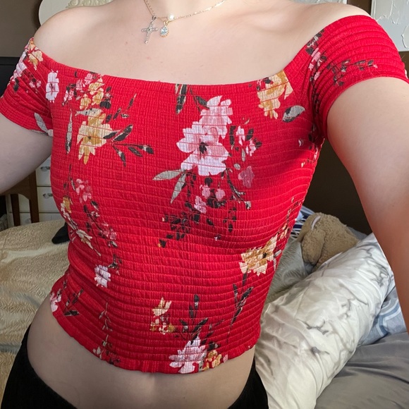 RED OFF SHOULDER TOP - Picture 3 of 3